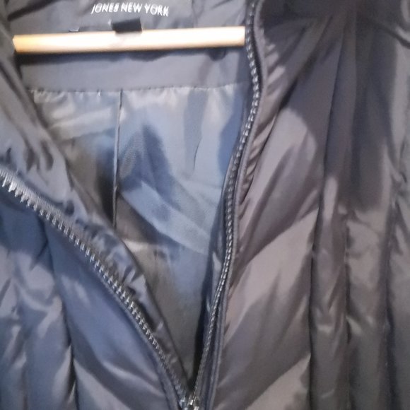 Jones New York black woman's winter coat with detachable hood - Picture 6 of 15